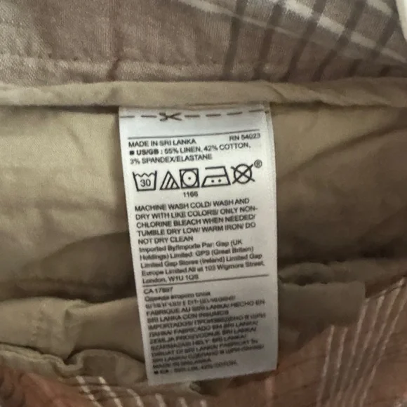 Banana Republic Plaid Cropped Pants in Tan - Picture 4 of 4